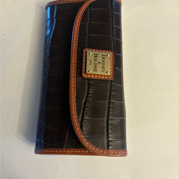 Dooney & Bourke Landon Continental Croc Embossed Clutch/Wallet in Espresso NWOT - Picture 5 of 10